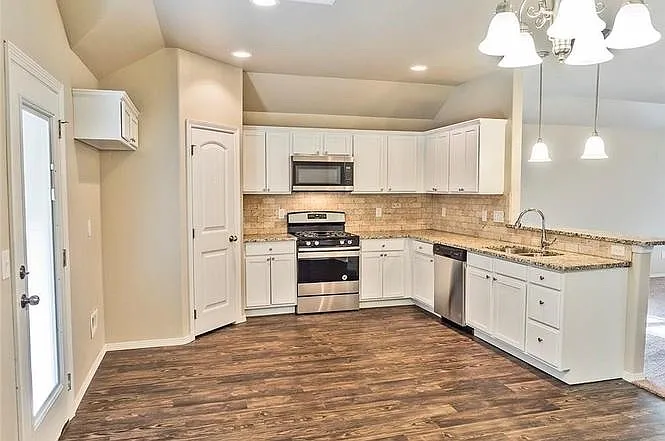 4 Bed 2 Bath Home In Choctaw (See Contact Info Below) — Photo 4