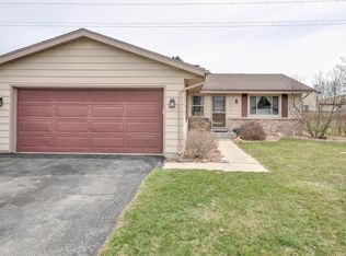 1537 Prairie Dr, Racine, WI 53406