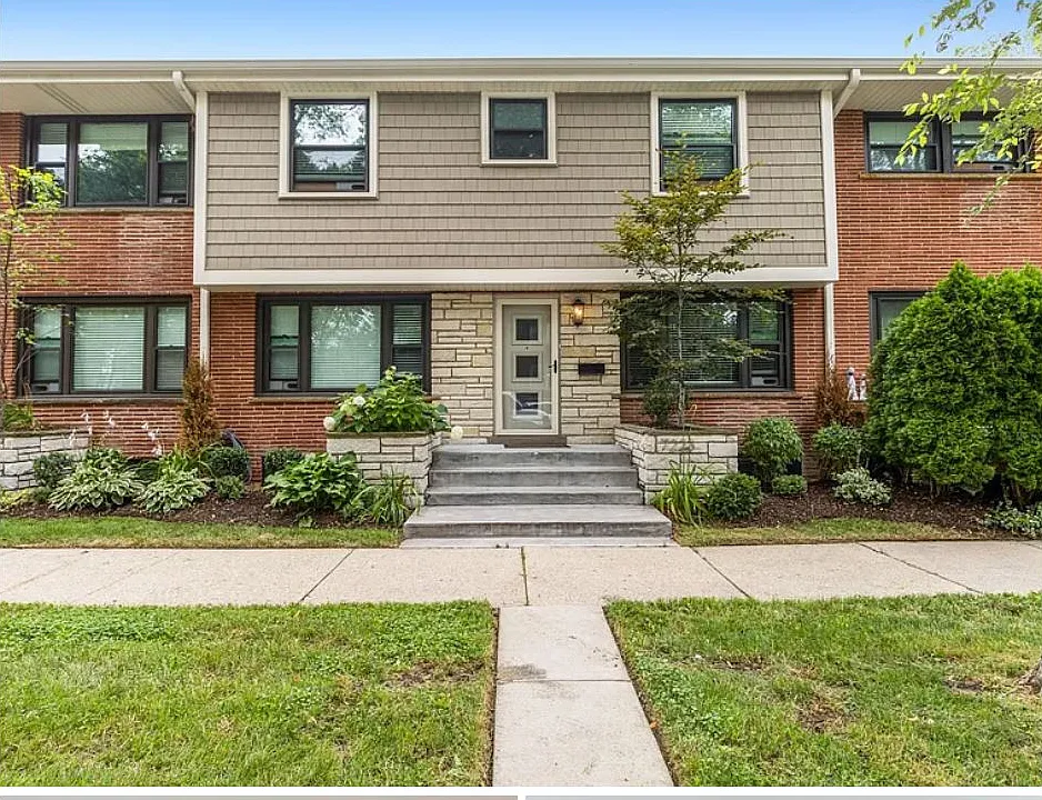 4 bed, 2.5 bath, 1700 sqft, $3,250 — Photo 1