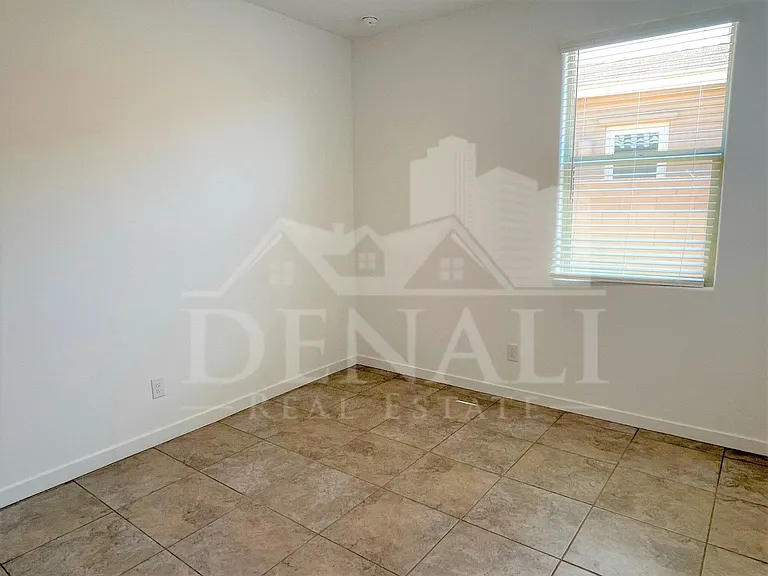 4622 N 192nd Ln — Photo 17