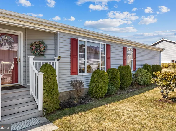35 Sycamore Ln, Mays Landing, NJ 08330