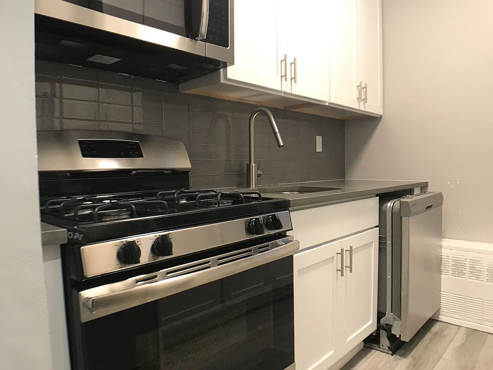1st image of 290 W 147th St #3