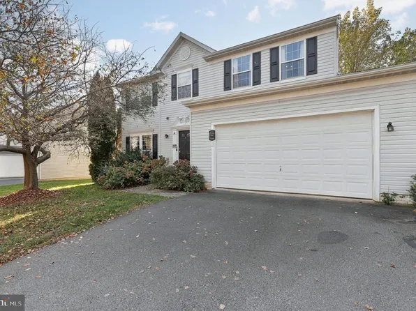 11616 Scarlet Leaf Cir, Germantown, MD 20876