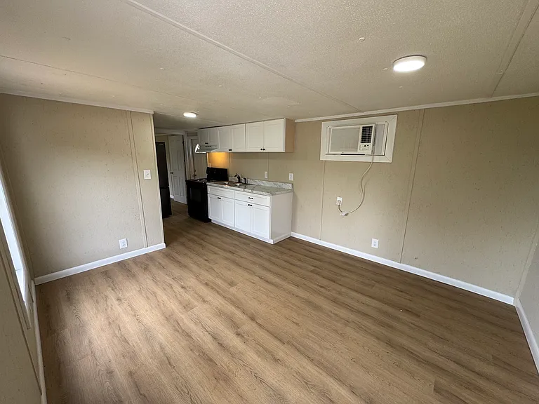 1370 Viola Rd #7 — Photo 5