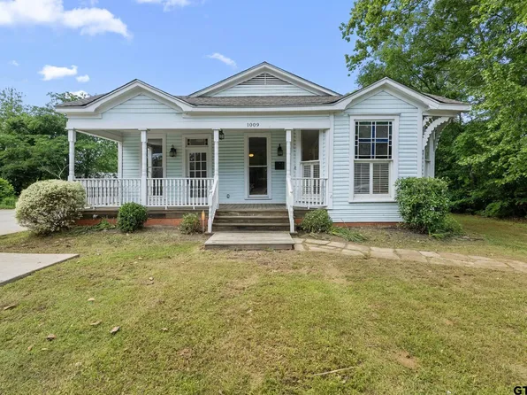 1009 N Pacific St, Mineola, TX 75773