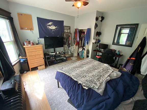 2nd image of 2404 Lyndale Ave S #1