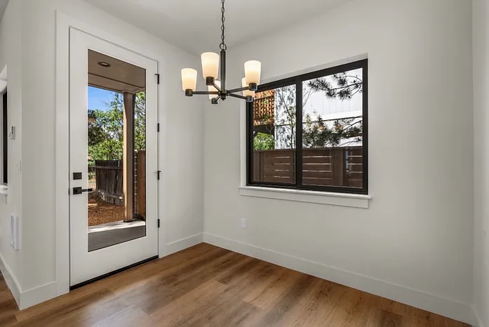 2548 SW Yew Ave #103 — Photo 8
