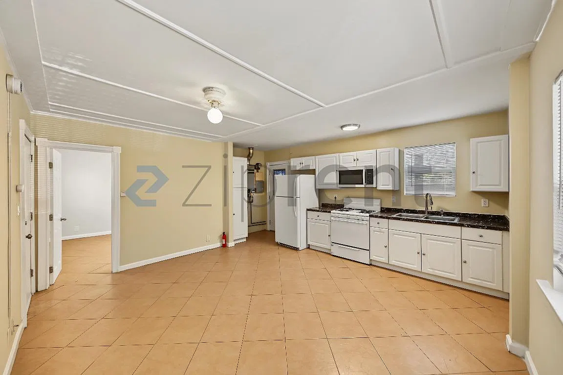 1 bed, 500 sqft, $2,100 — Photo 4