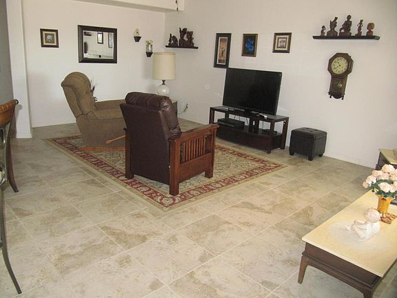 4th image of 1117 W Desert Lily Dr