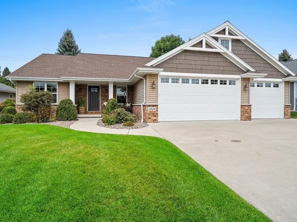 1004 Heyerdahl Hts, Hobart, WI 54155