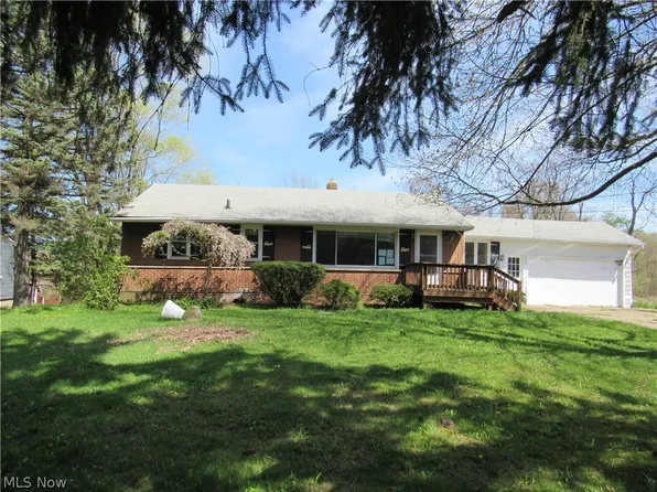 12545 Hovey Dr, Chesterland, OH 44026