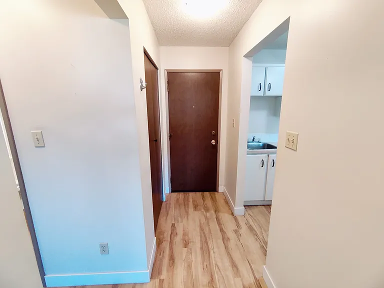 2320 S Main St — Photo 7
