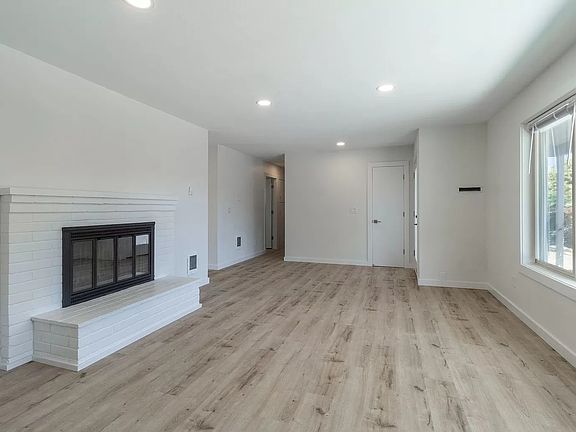 3rd image of 3412 Washington St