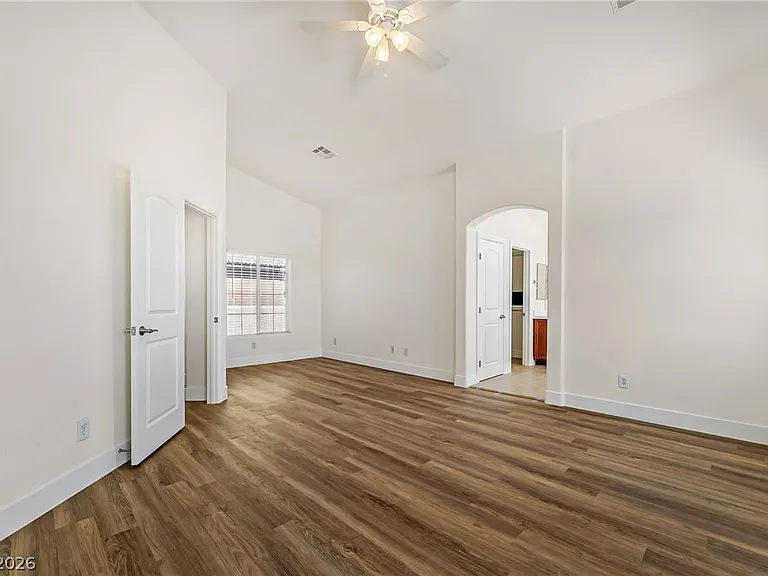 9372 Glendora Valley St — Photo 15