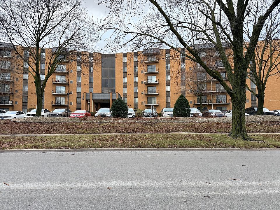 1st image of 700 N Bruce Ln APT 211