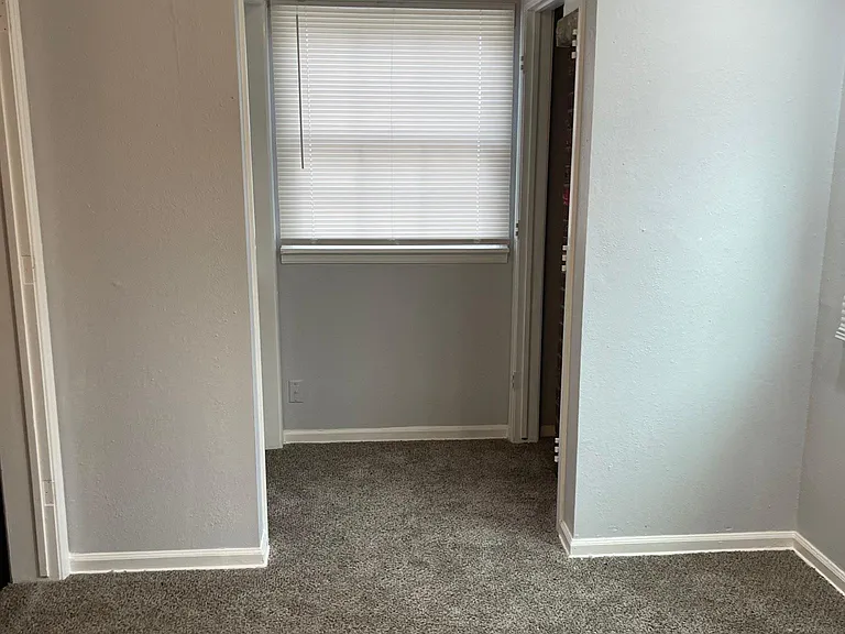 705 S Phoenix Ave #1 — Photo 32
