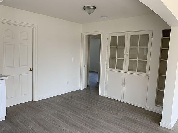 3rd image of 9347 Marshall St