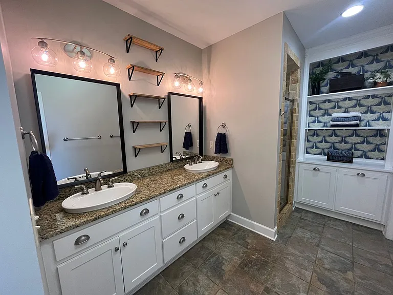 808 Old White Ln — Photo 22