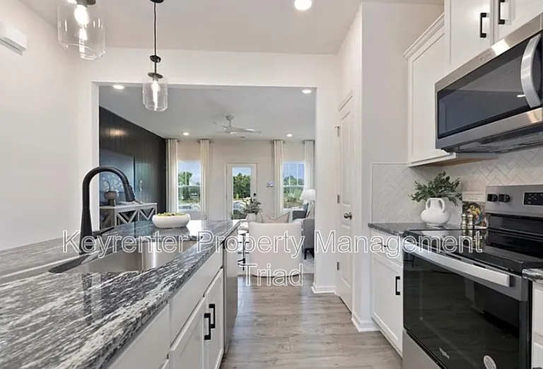 1729 Granby Heights Dr — Photo 21