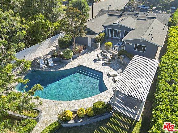4th image of 6002 Jumilla Ave