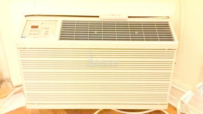 Rented by Manhattan Connection | media 29