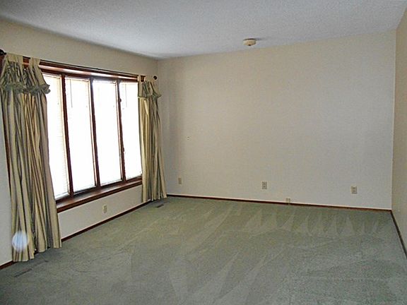 4th image of 709 S Military Ave