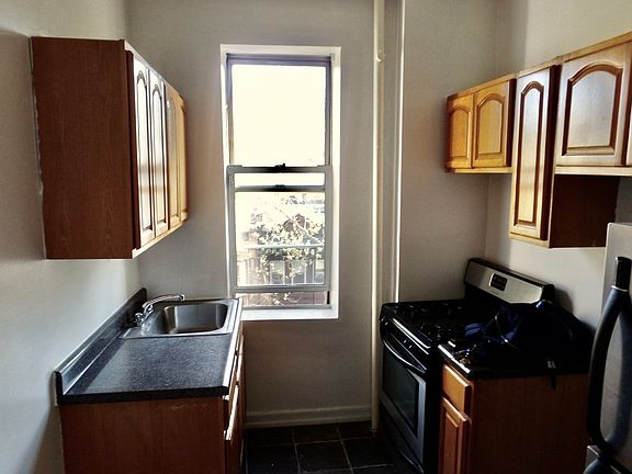 3rd image of 1101 Union St #4D