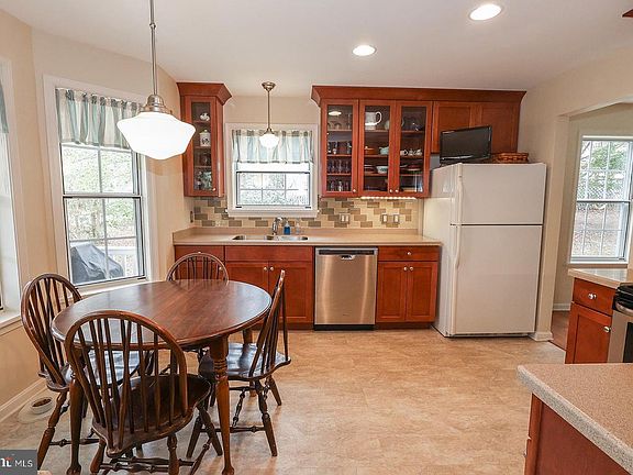 3rd image of 23256 Oak Crest Ln