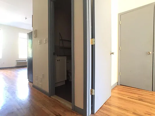 Rented by Evergreen Apartments BK | media 15