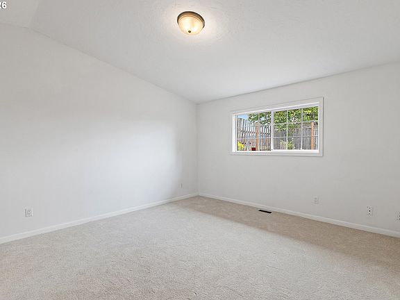 3rd image of 485 SE Centurion Ave