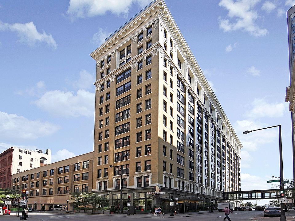 1st image of 350 Saint Peter St Unit 1008