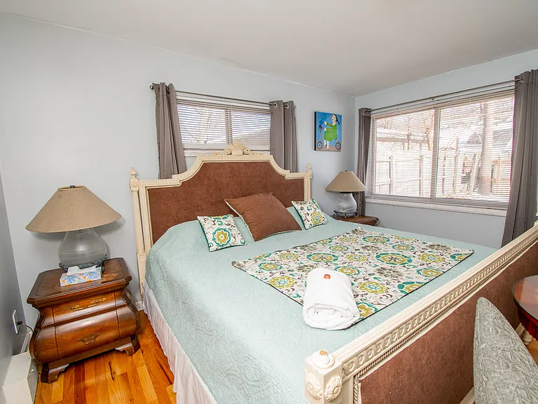 570 Meadowdale St — Photo 11
