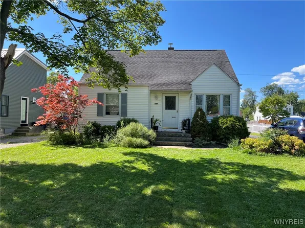 3314 Warner Dr, Grand Island, NY 14072