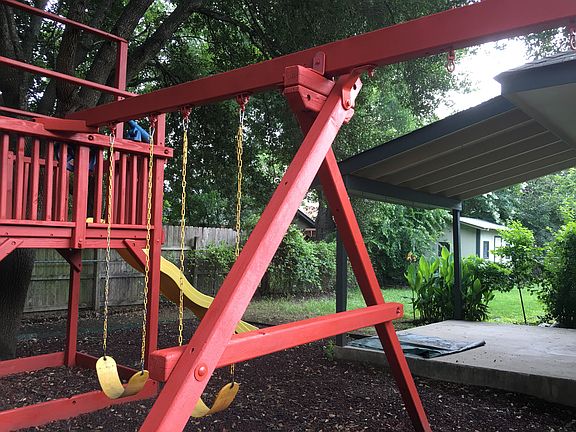 5th image of 745 Belmont Dr