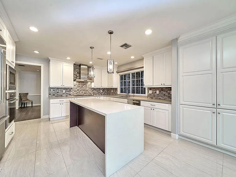 4330 Bel Aire Dr — Photo 11