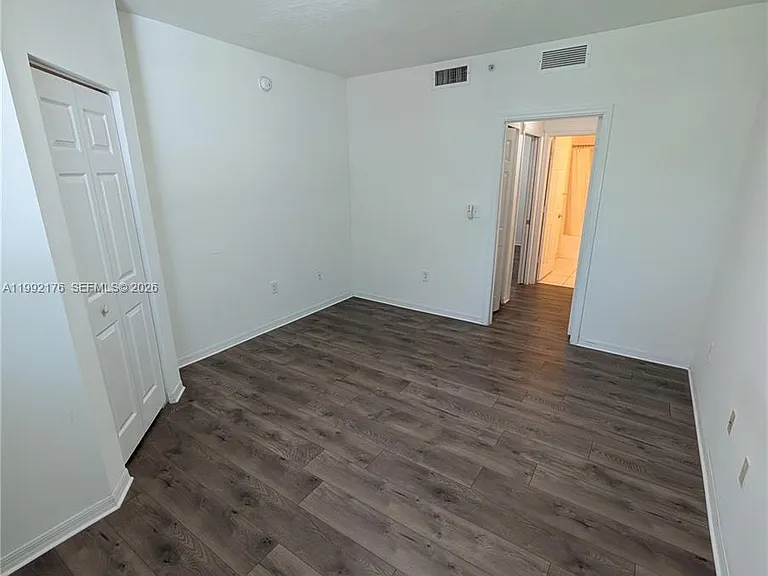 6831 SW 44th St #203 — Photo 9