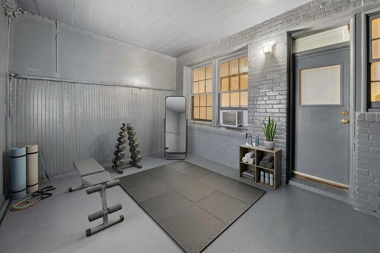 1 bed, $1,221 — Photo 4