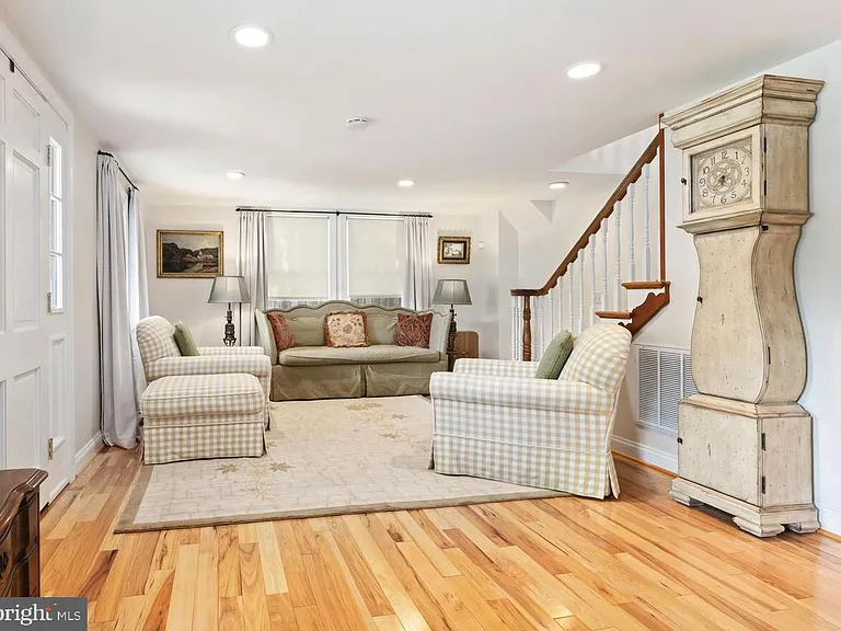 119 Watson Rd — Photo 8