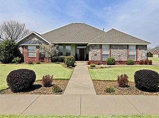 858 Chateau Ave, Springdale, AR 72764