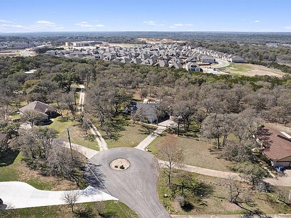 2nd image of 336 Live Oak Dr