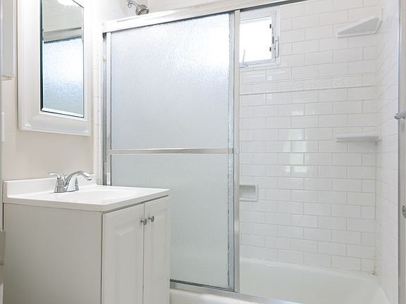 5th image of 3221 Nebraska Ave APT B