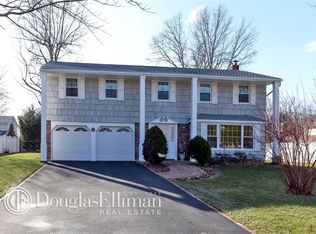 1300 Townline Rd, Hauppauge, NY 11788