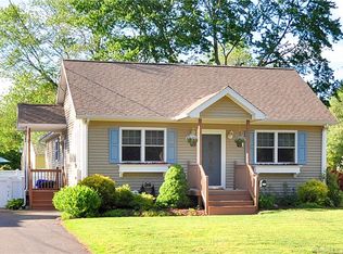 140 Oxford Dr, East Hartford, CT 06118