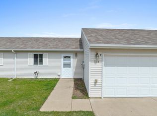 518 27th Ave NW, Minot, ND 58703