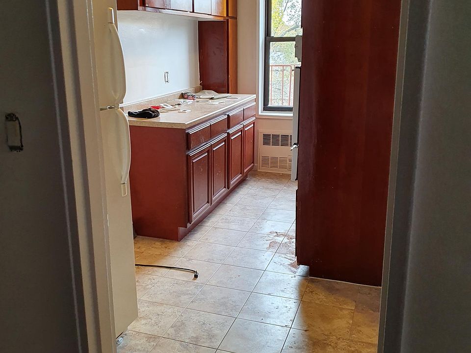 1st image of 15010 79th Ave APT 1H