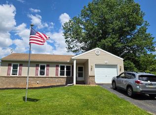 65 Vinton Dr, York, PA 17402