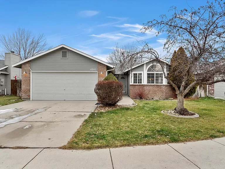 4245 S Danridge Ave — Photo 2