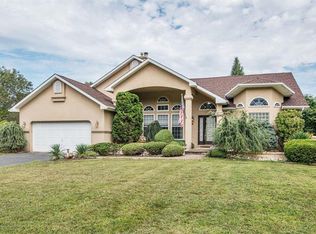 4 Krull Dr, Jackson, NJ 08527