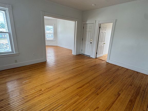 5th image of 83 Canterbury St #3