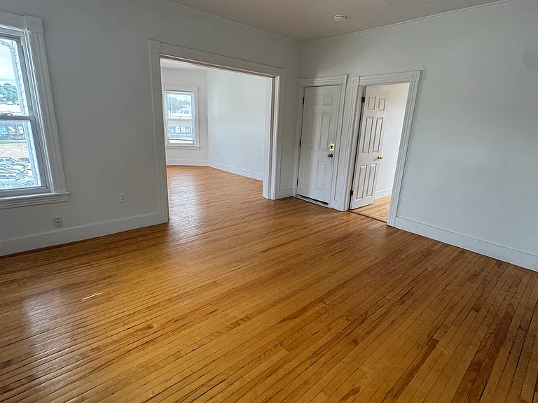 83 Canterbury St #3 — Photo 5